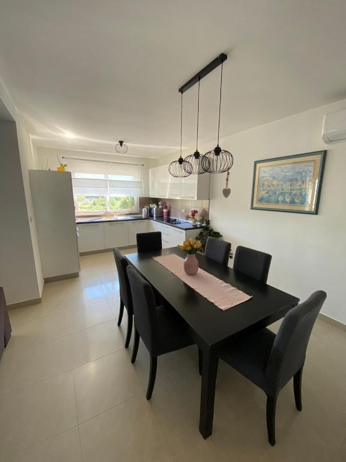 Apartman Ana Kampor エクステリア 写真